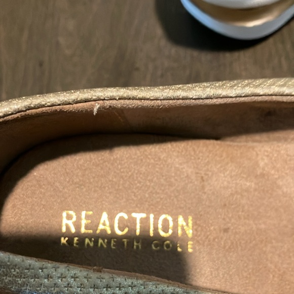 SZ 9 KENNETH COLE GOLD & WHITE TEXTILE FAY SNEAKER - Picture 4 of 6